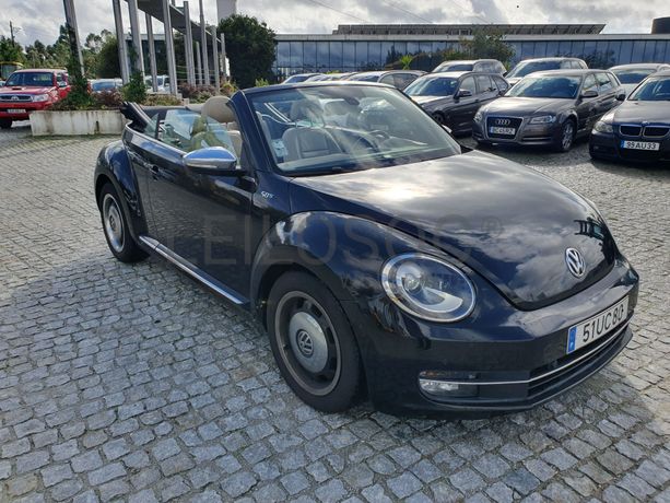 Volkswagen Beetle Cabrio · Ano 2013