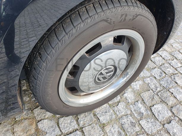 Volkswagen Beetle Cabrio · Ano 2013