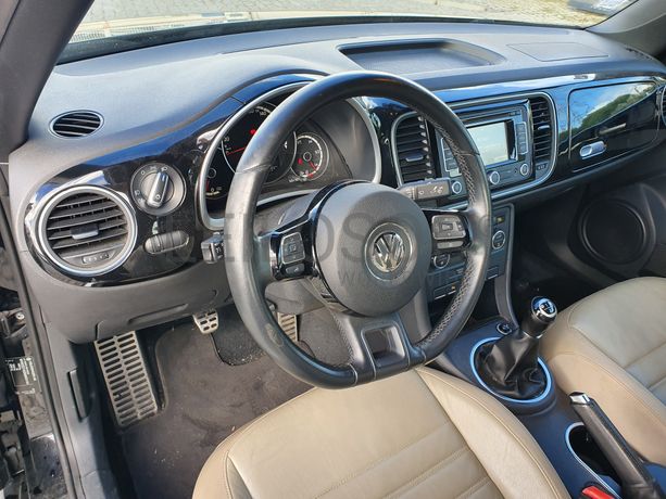 Volkswagen Beetle Cabrio · Ano 2013