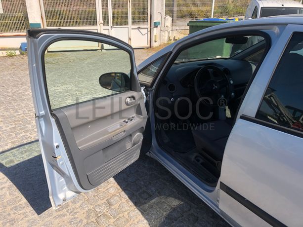 Mitsubishi Colt · Ano 2005