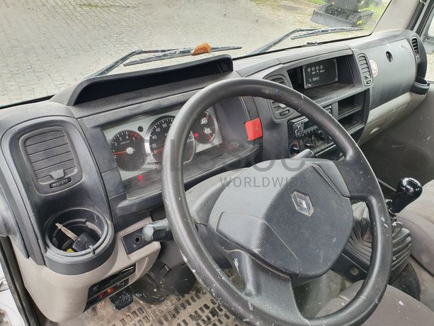 Renault Maxity Com Plataforma Elevatória Cela