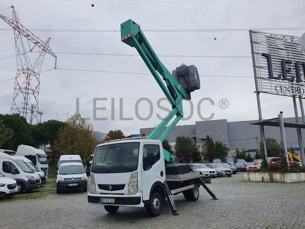 Renault Maxity Com Plataforma Elevatória Cela