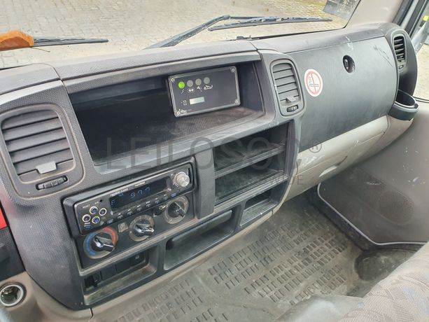 Renault Maxity Com Plataforma Elevatória Cela