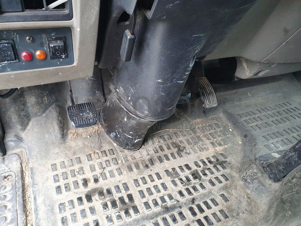 Renault Maxity Com Plataforma Elevatória Cela