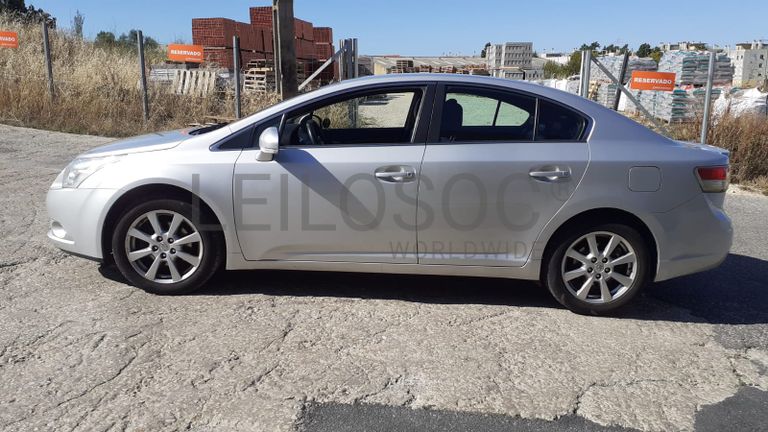 Toyota Avensis D-4D · Ano 2010