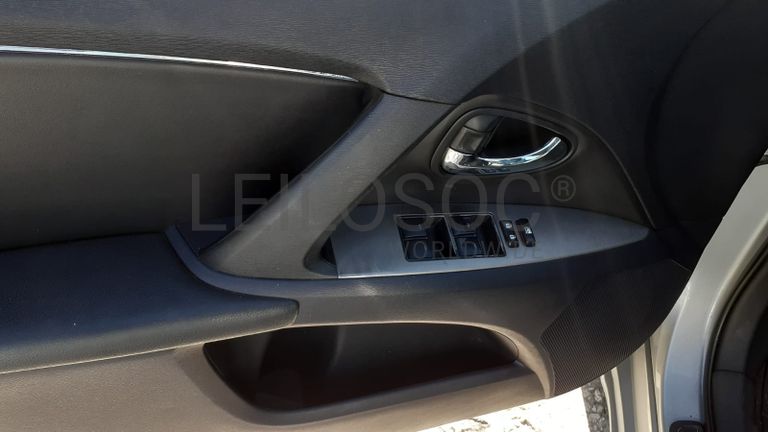 Toyota Avensis D-4D · Ano 2010