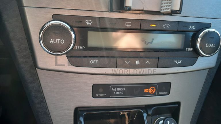 Toyota Avensis D-4D · Ano 2010