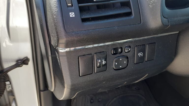 Toyota Avensis D-4D · Ano 2010