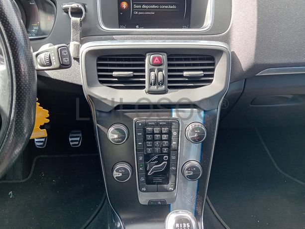 Volvo V40 · Ano 2014