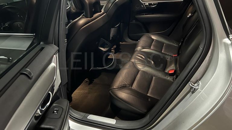 Volvo V90 D4 Inscription · Ano 2016
