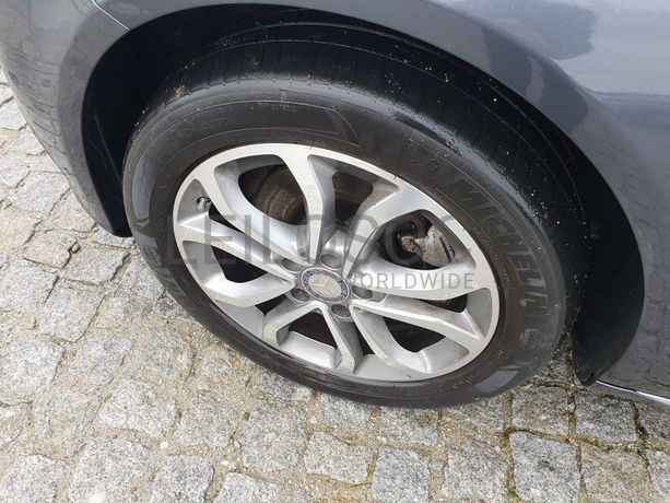 Mercedes-Benz C220 · Ano 2015