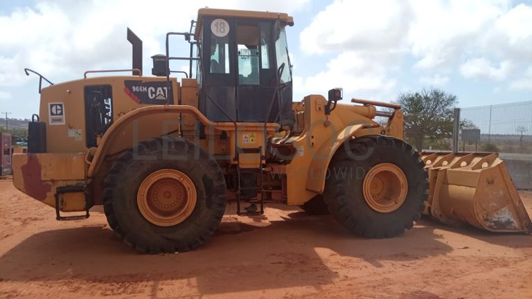 Pá carregadeira CAT966H