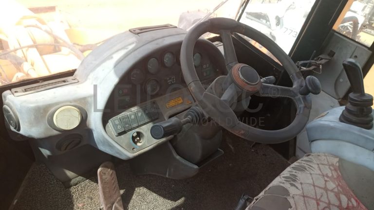 Pá carregadeira CAT966H