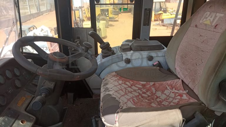 Pá carregadeira CAT966H