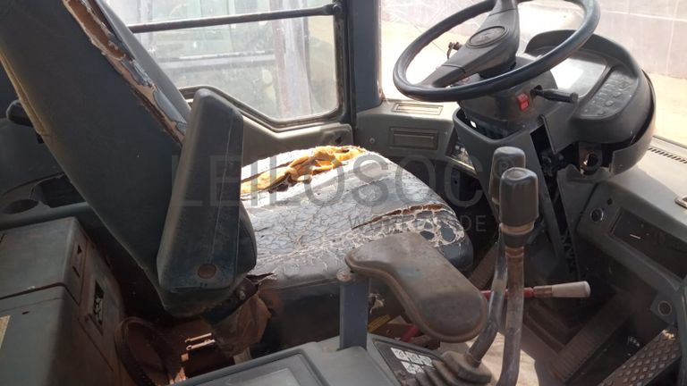 Pá carregadeira Komatsu WA380