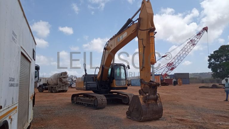 Escavadeira Giratória XCMG XE235C