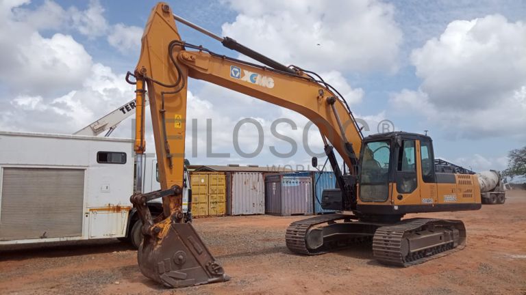 Escavadeira Giratória XCMG XE235C