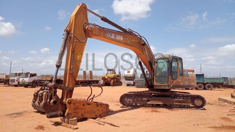 Escavadeira XCMG XE265C