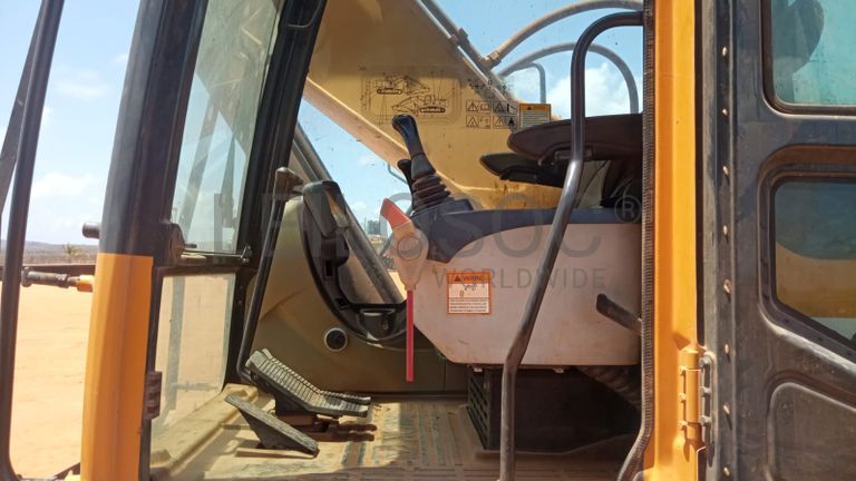 Escavadeira XCMG XE265C