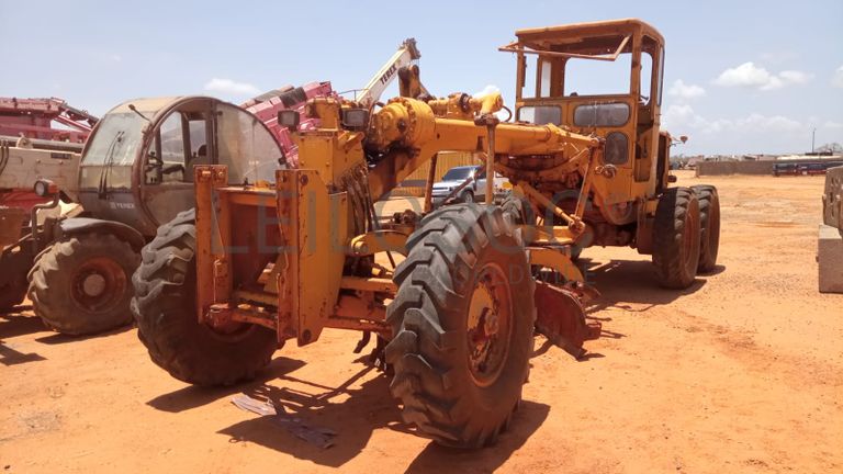 Niveladora CAT 13K438