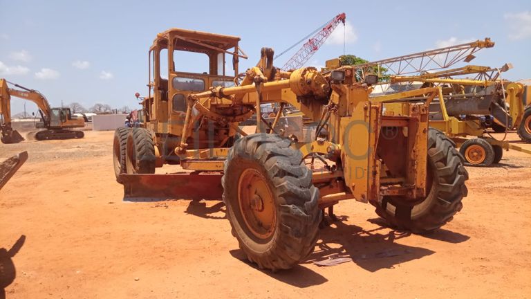 Niveladora CAT 13K438