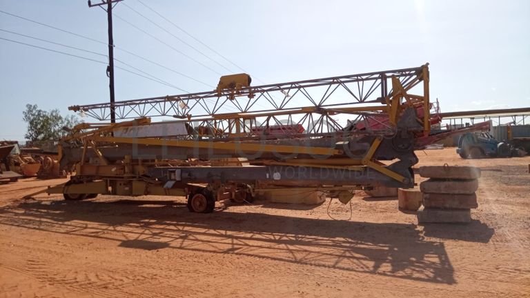 Grua com cargas distribuidas