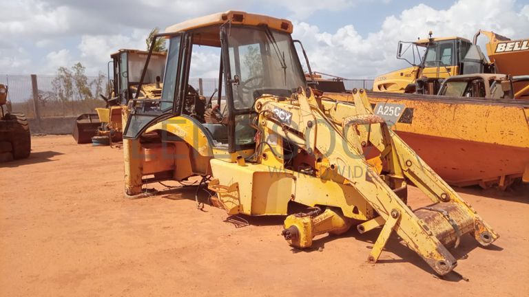 Retroescavadeira JCB