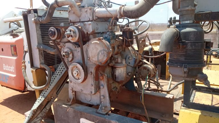 Máquina de fazer furos de água