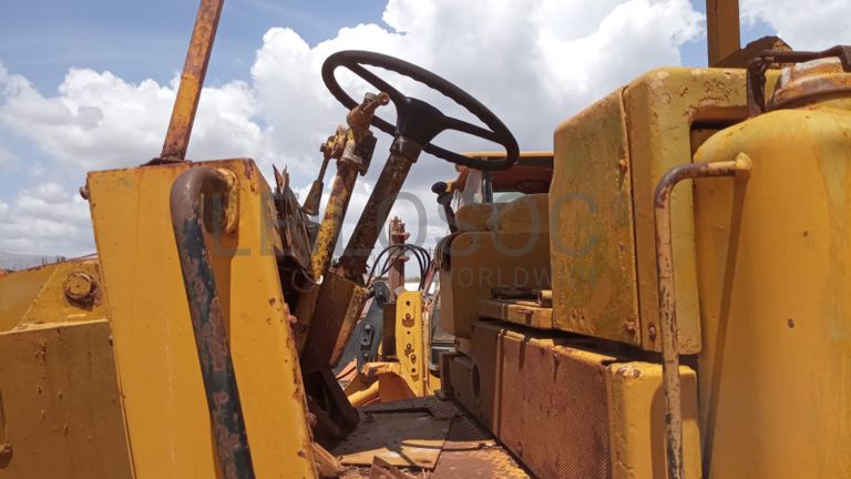 Pá carregadeira Caterpillar