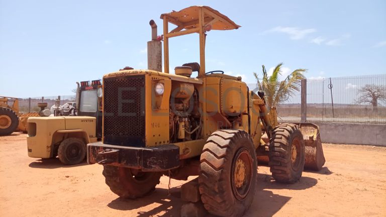Pá carregadeira Caterpillar