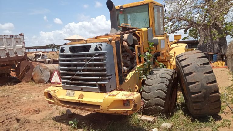 Pá carregadeira Volvo, L150E