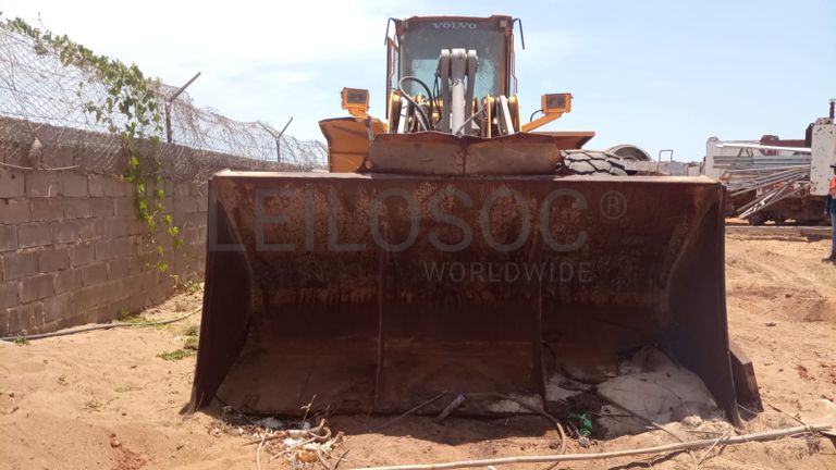 Pá carregadeira Volvo, L150E