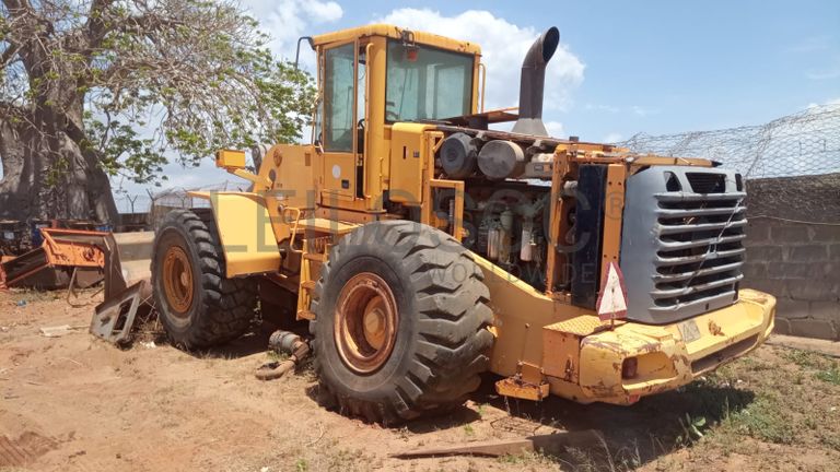 Pá carregadeira Volvo, L150E