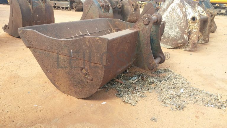 Tilt Ditch cleaning Bucket, 24"