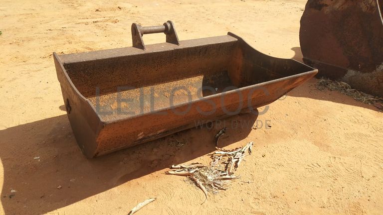 Tilt Ditch cleaning Bucket, 24"