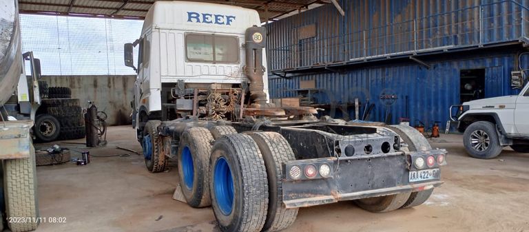 Camião cavalo de marca FAW