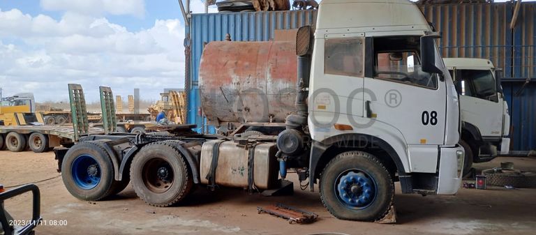 Camião cavalo de marca FAW