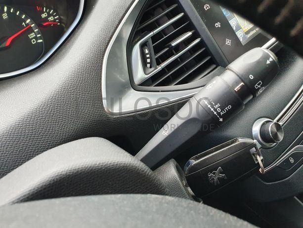 Peugeot 308 · Ano 2014