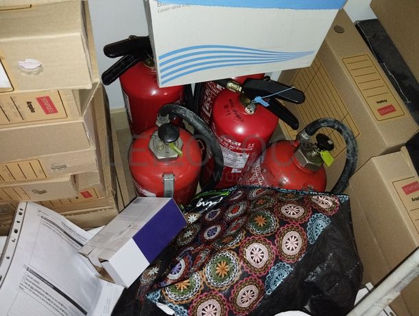 Equipamentos de Escritório · Diversos