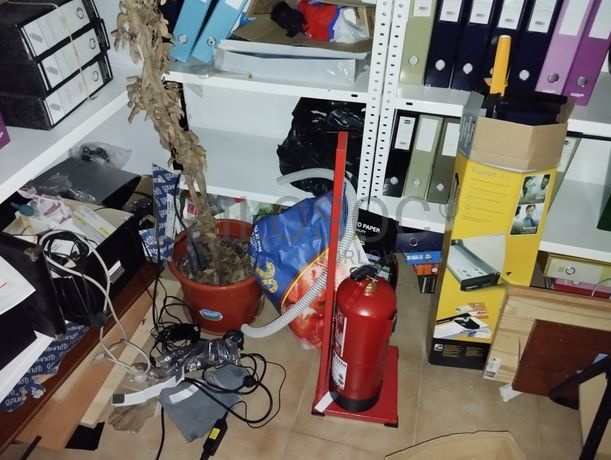 Equipamentos de Escritório · Diversos