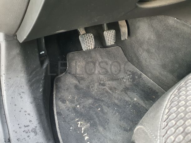 Opel Insígnia Sports Tourer SW · Ano 2014