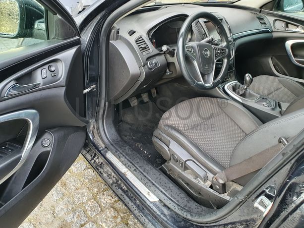 Opel Insígnia Sports Tourer SW · Ano 2014