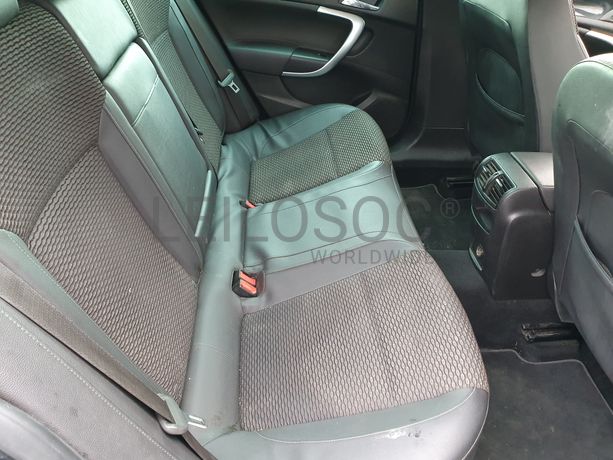 Opel Insígnia Sports Tourer SW · Ano 2014