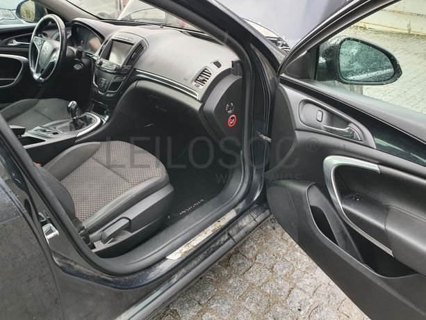 Opel Insígnia Sports Tourer SW · Ano 2014