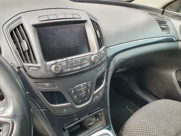 Opel Insígnia Sports Tourer SW · Ano 2014