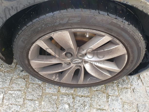 Opel Insígnia Sports Tourer SW · Ano 2014