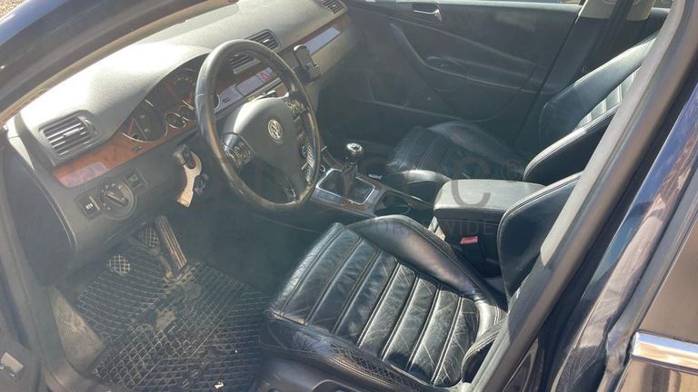 Volkswagen Passat 2.0 TDI · Ano 2005