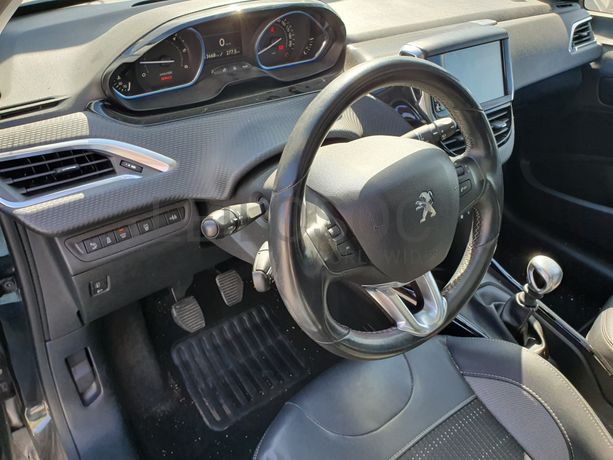 Peugeot 2008 · Ano 2015