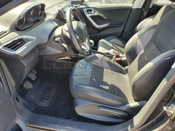 Peugeot 2008 · Ano 2015