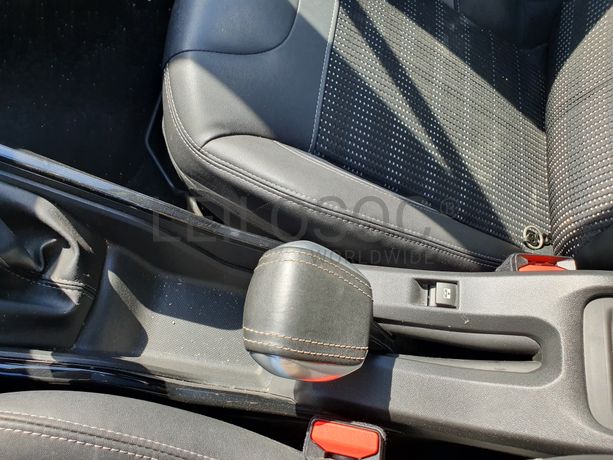 Peugeot 2008 · Ano 2015